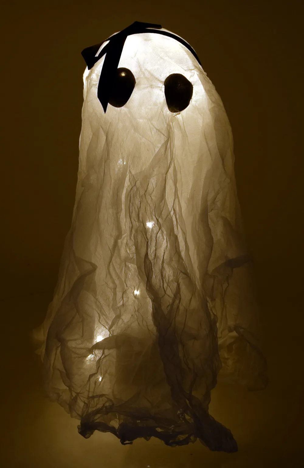 Halloween Dekoration - Gespenst mit Licht (65cm) Halloween Dekoration - Gespenst mit Licht (65cm)
