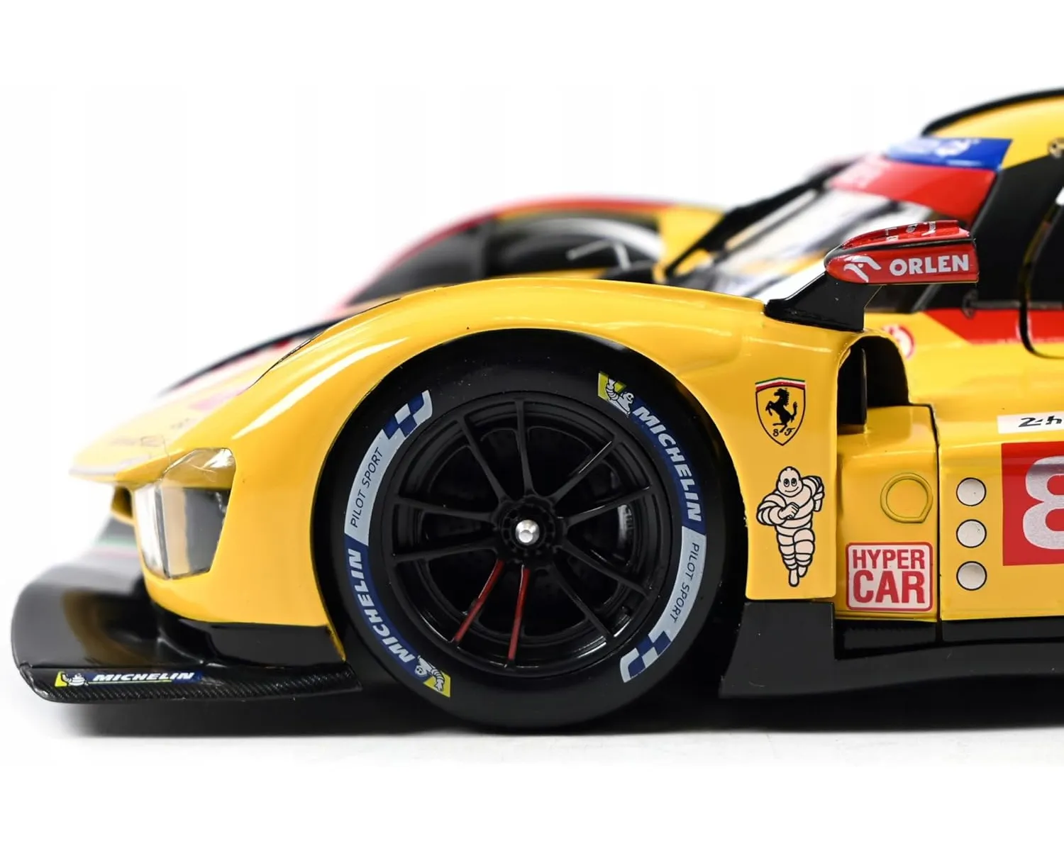 Bburago 18-16313 - Modellauto - Ferrari Deluxe 499P LMH #83, '24 (Maßstab 1:18)