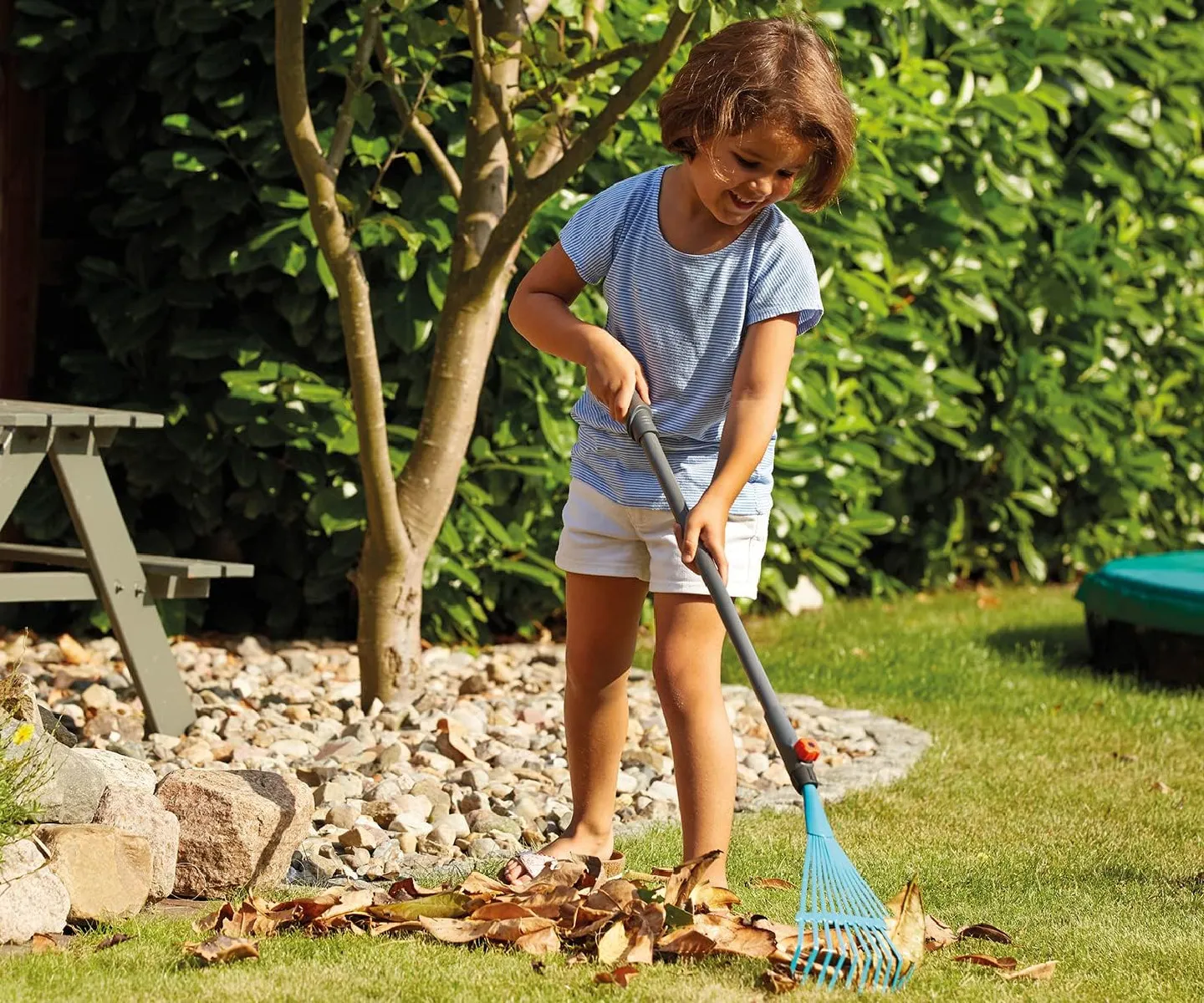 Happy People 16878 - Kinder Gartenwerkzeug - GARDENA Combisystem Drahtbesen (Metall, 88,5cm)