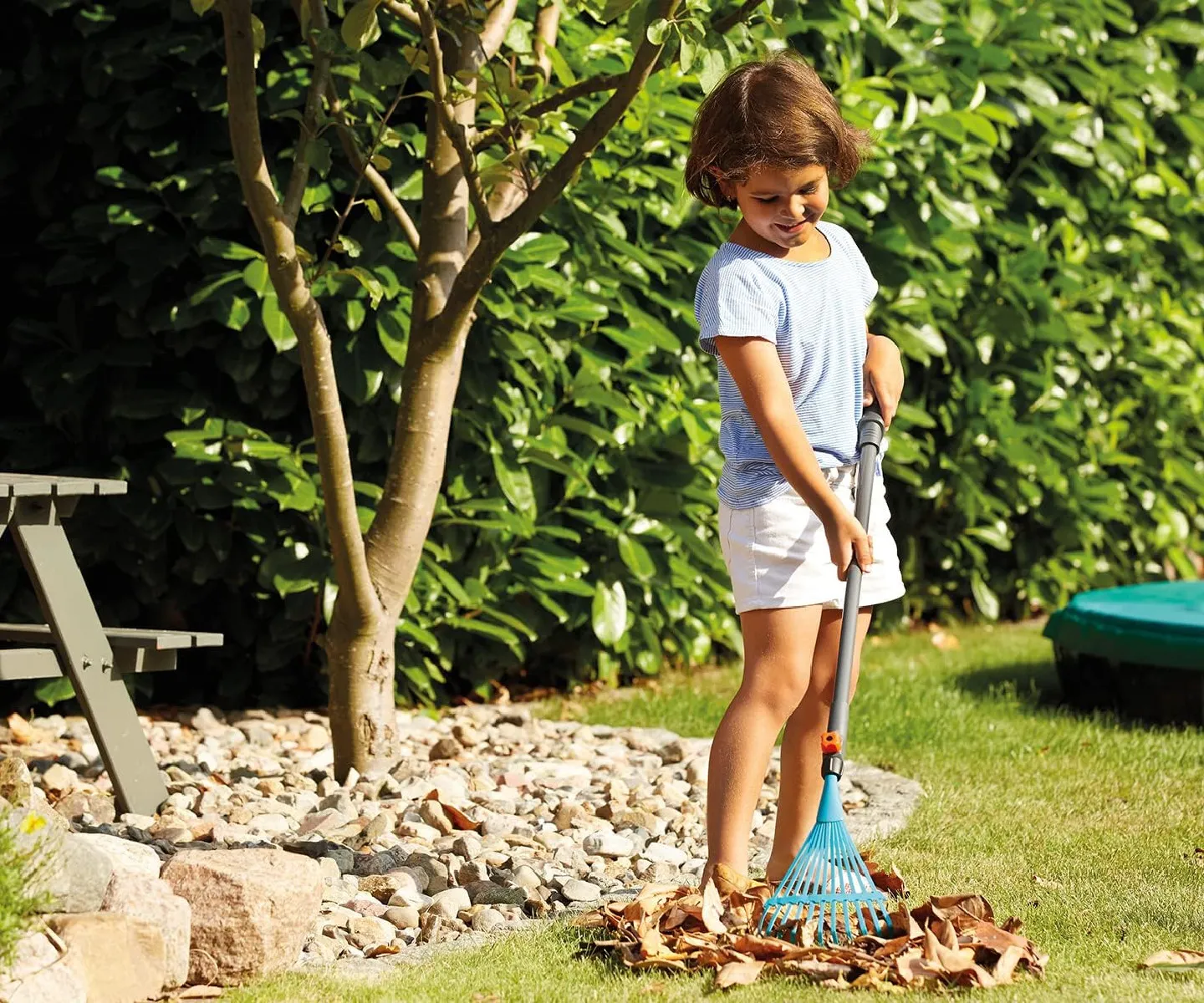 Happy People 16878 - Kinder Gartenwerkzeug - GARDENA Combisystem Drahtbesen (Metall, 88,5cm)