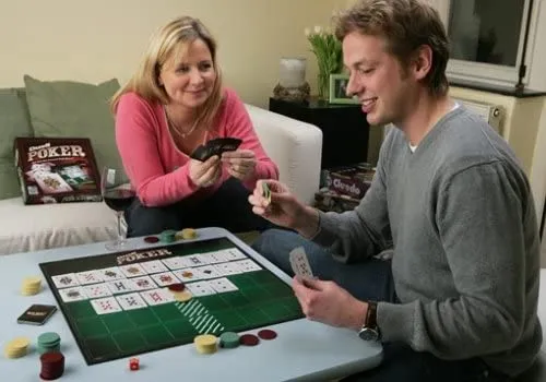 Hasbro - Brettspiel - Duell Poker